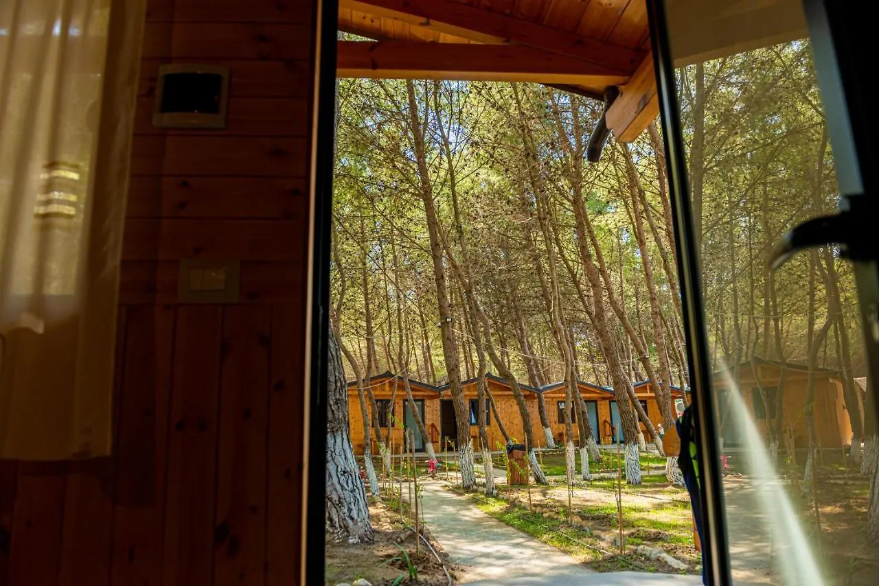 ECUADOR Resort Zverneci Albania