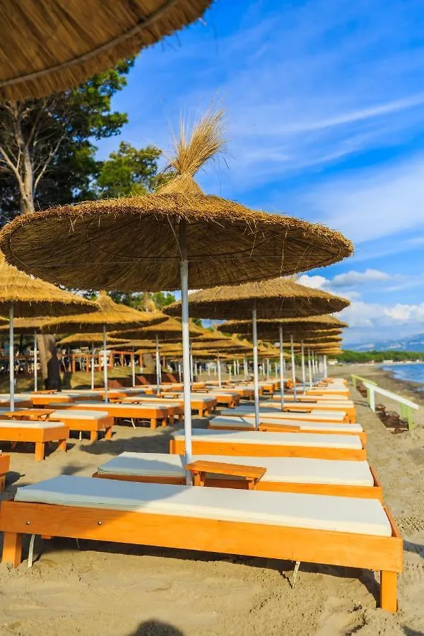 ECUADOR Resort Zverneci