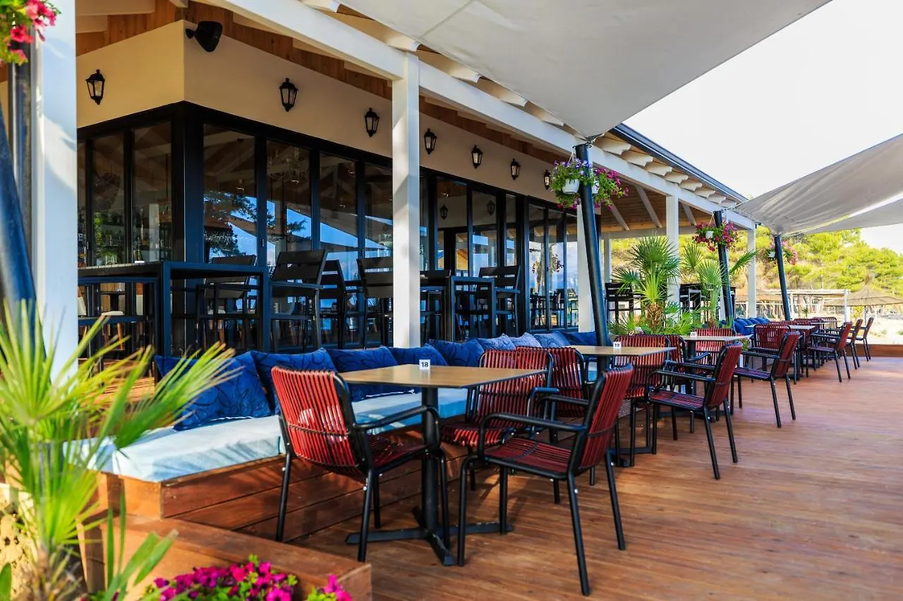 Ecuador Resort Zverneci Albanien