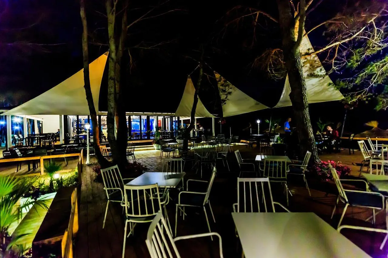 Ecuador Resort Zverneci